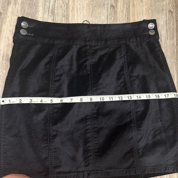 Free People Black Velvet Side Button Mini Skirt Size 29 Back Pull Zip - Picture 11 of 12